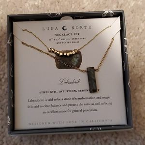 Luna norte necklace set